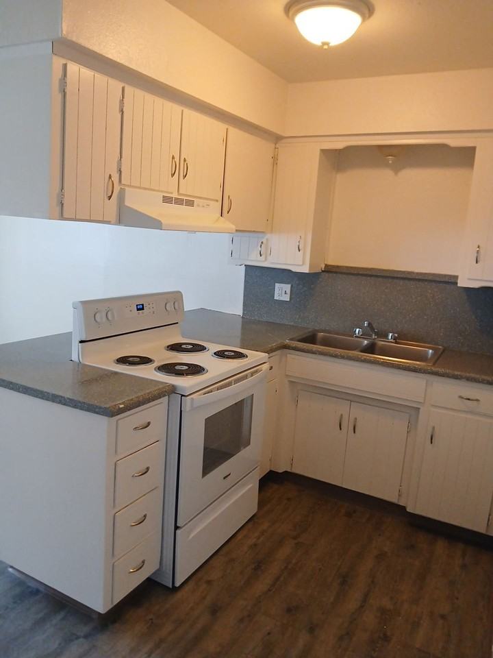 Casa Del Rey Apartments - Photo 6 of 50