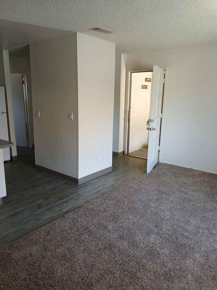 Casa Del Rey Apartments - Photo 7 of 50