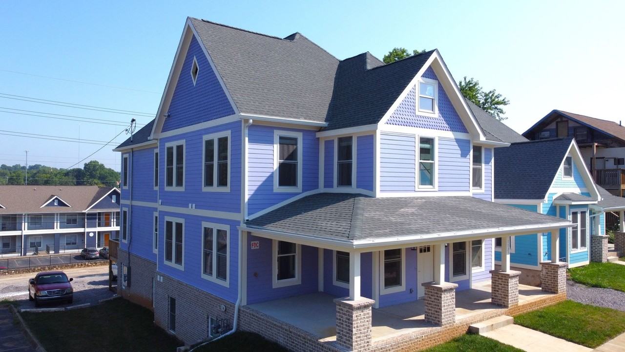 1537 Forest Av - Photo 2 of 19