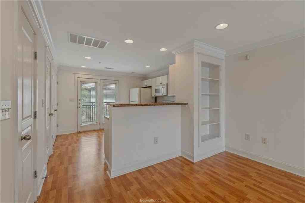 1725 Harvey Mitchell Pkwy S #1730 - Photo 7 of 17