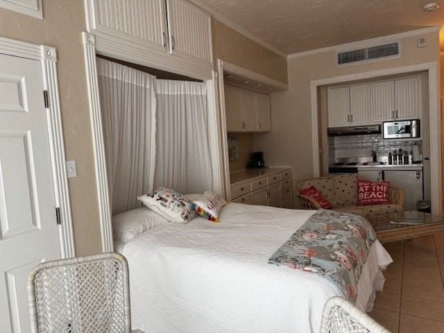 15002 Windward Dr #104B - Photo 4 of 4