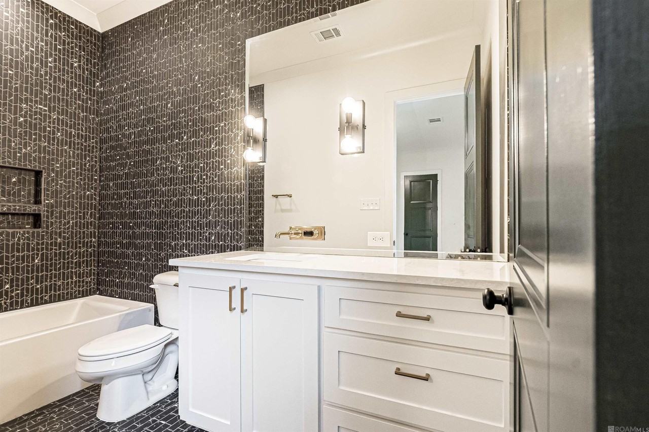 2860 Pointe Marie Dr - Photo 6 of 43