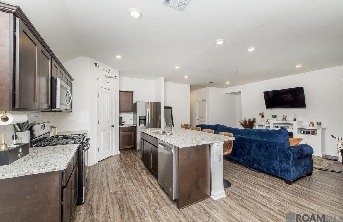 734 Lambot Ave - Photo 3 of 18