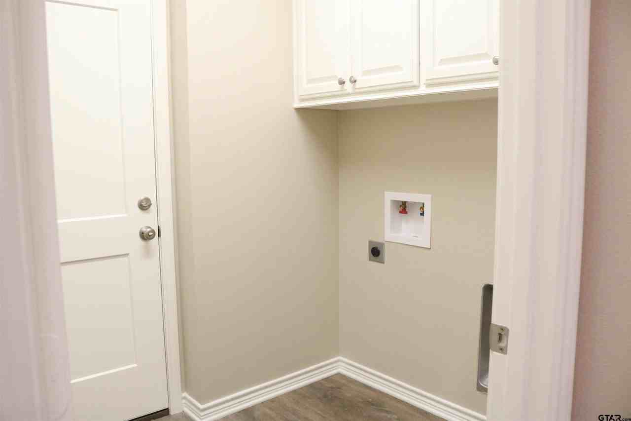 3915 Old Omen Rd - Photo 5 of 19