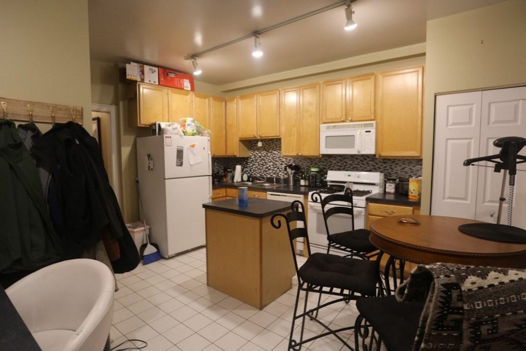 537 W Eugenie St #1 - Photo 3 of 8