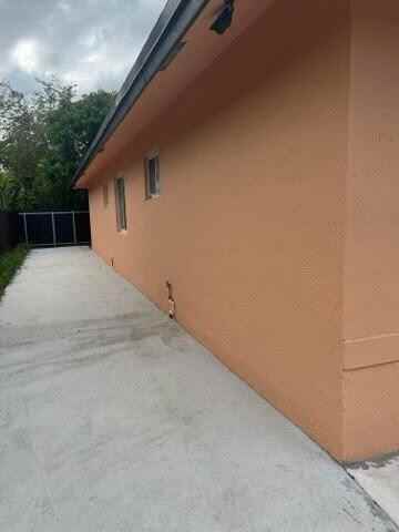 20795 Nw 41st Avenue Rd - Photo 3 of 8