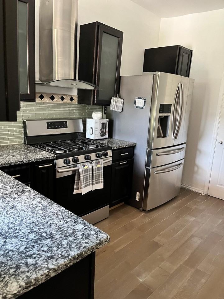 Walbrook Ave - Photo 2 of 12
