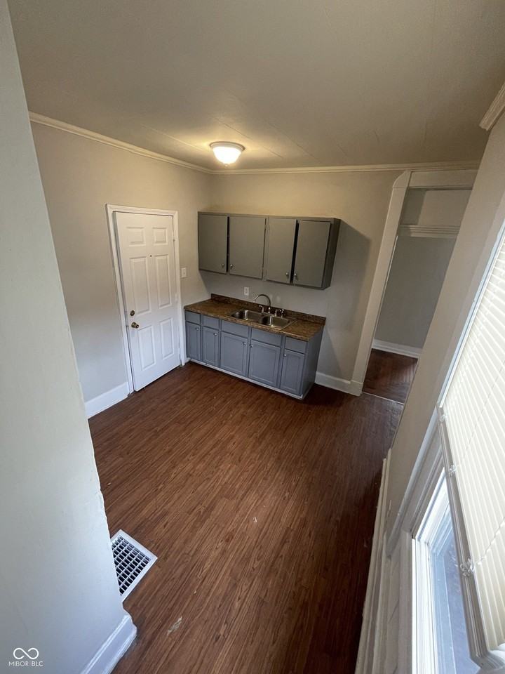 117 E Palmer St #E - Photo 4 of 11