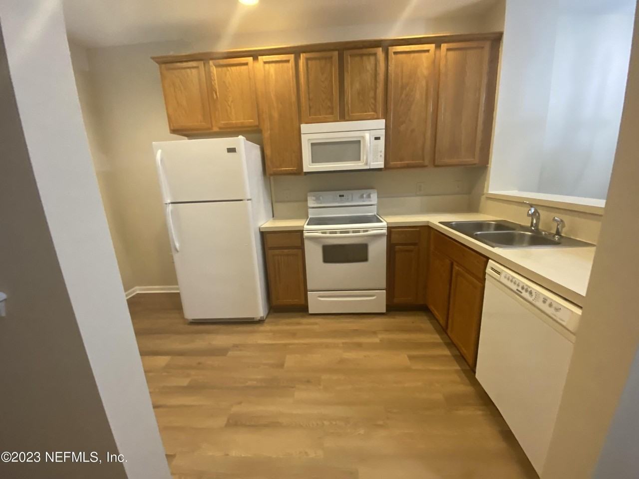 1480 Pitney Cir - Photo 7 of 18