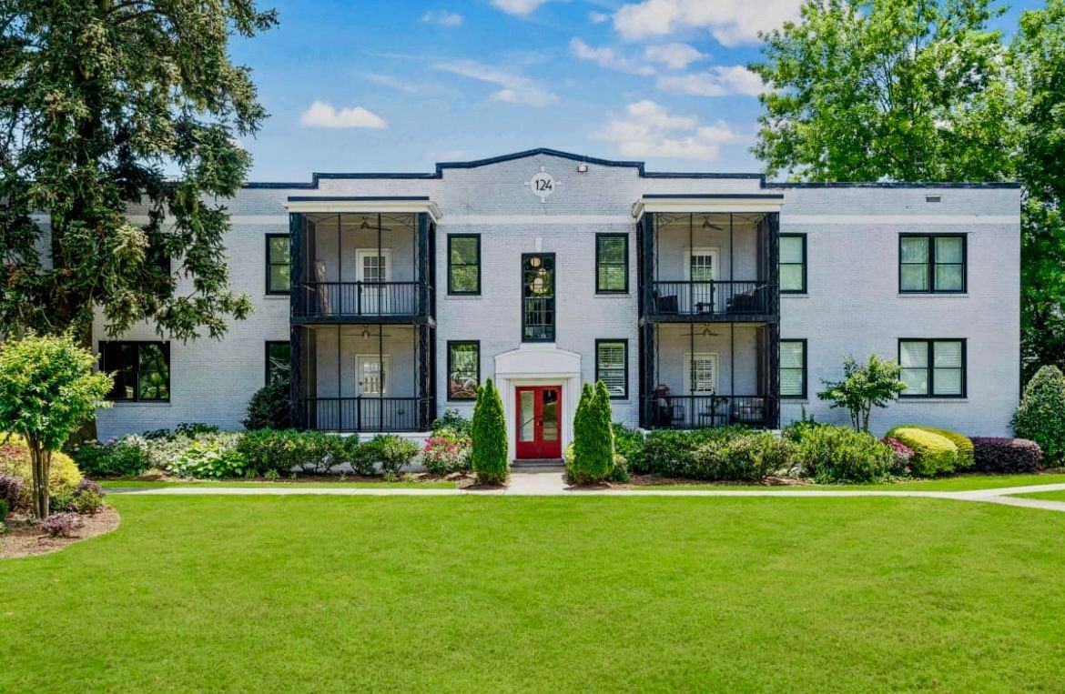 124 Peachtree Memorial Dr Nw - Photo 2 of 26