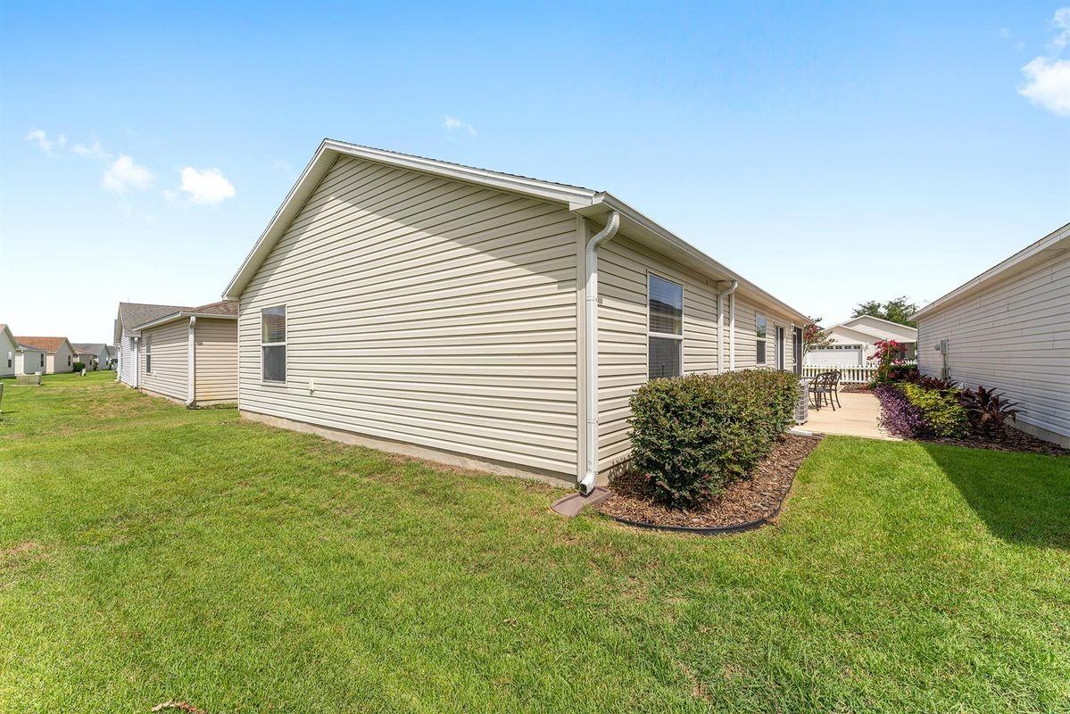 1382 Viola Ct - Photo 4 of 16