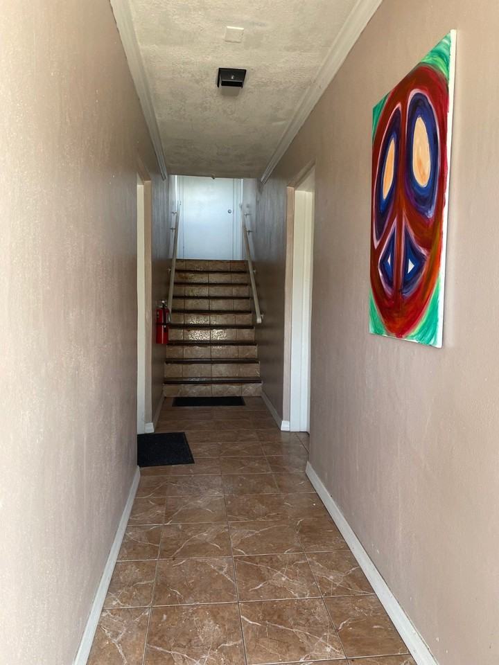 997 Sunrise Dr #4 - Photo 3 of 14