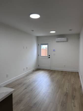 4955 Grafton St - Photo 2 of 8