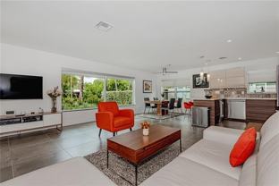 3321 Ne 18th St - Photo 1 of 1