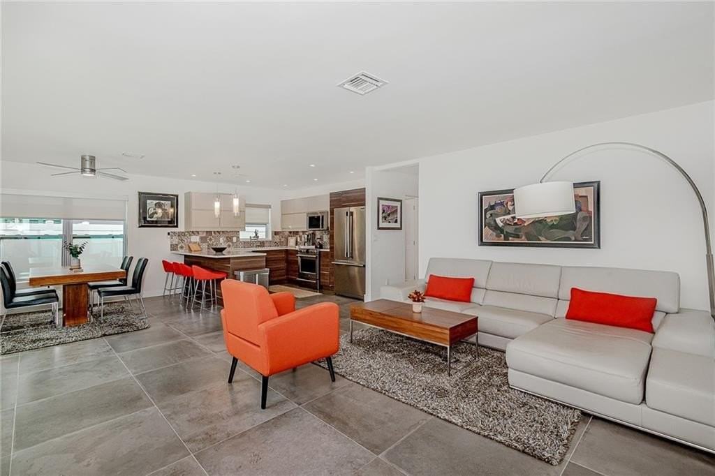 3321 Northeast 18th Street - Photo 7 of 36