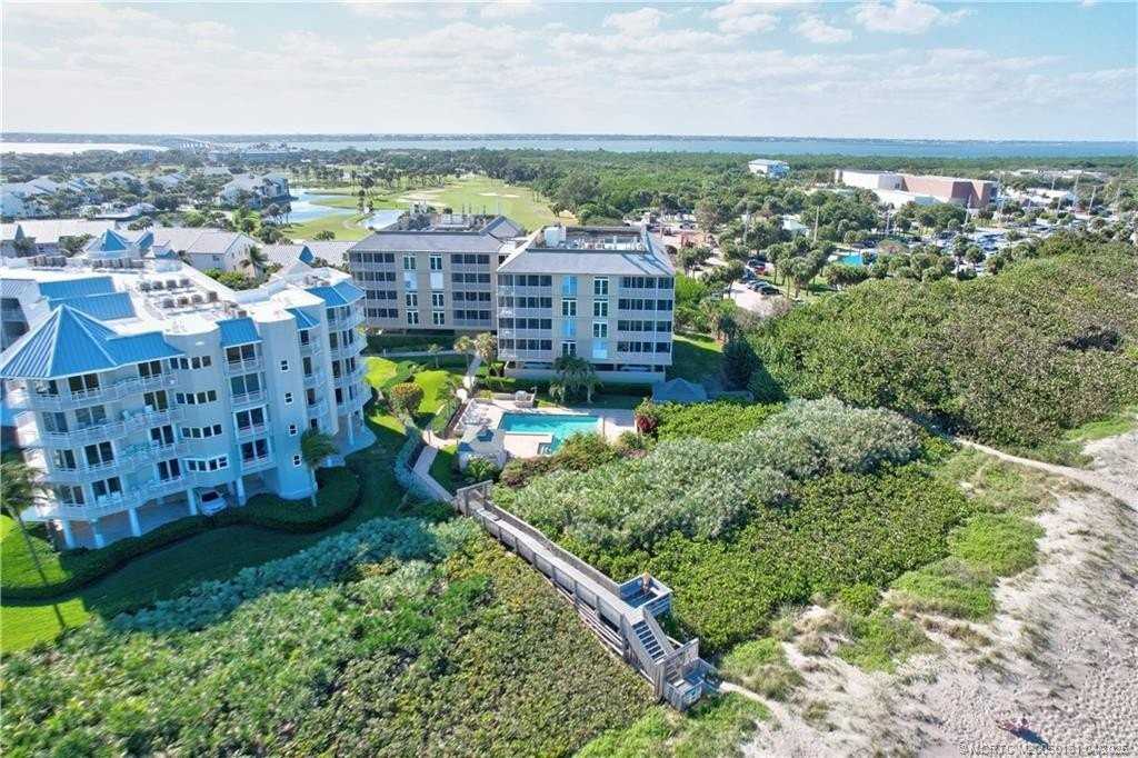 669 Ne Plantation Rd Apt 201 #201 - Photo 3 of 37