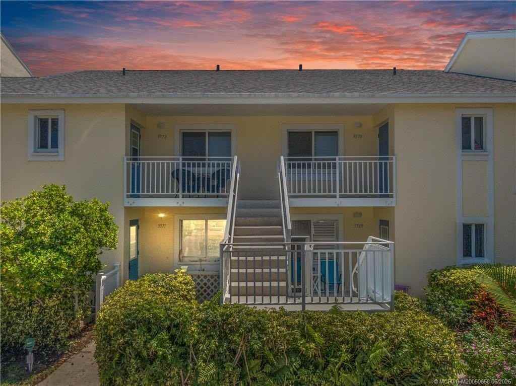 5571 Ne Gulfstream Way - Photo 6 of 40