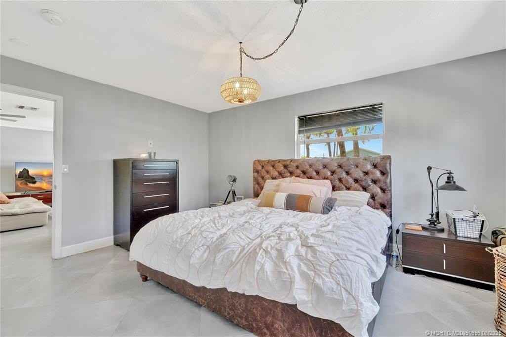 1894 Se Lafayette St - Photo 5 of 32