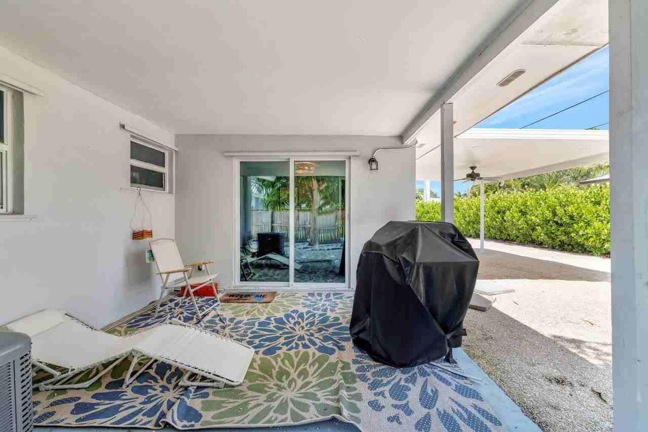 1894 Se Lafayette St - Photo 2 of 32