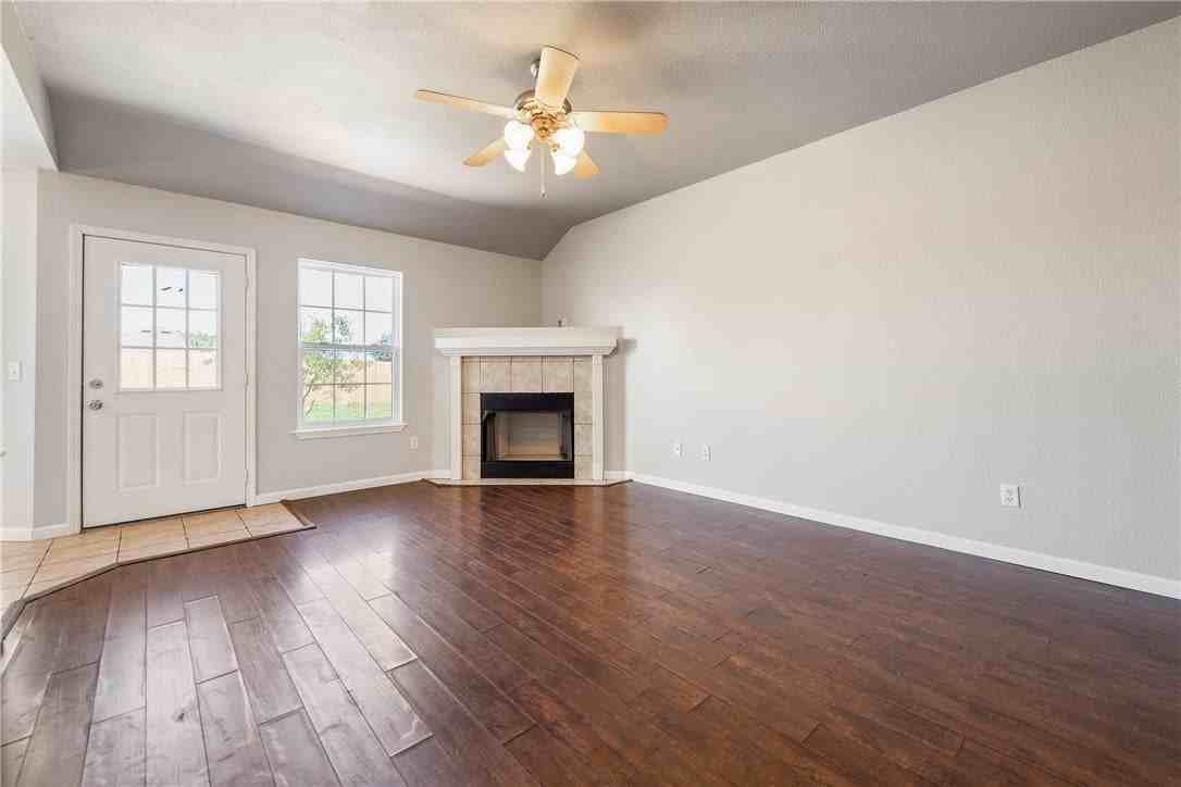 520 Dewberry Ln - Photo 4 of 22