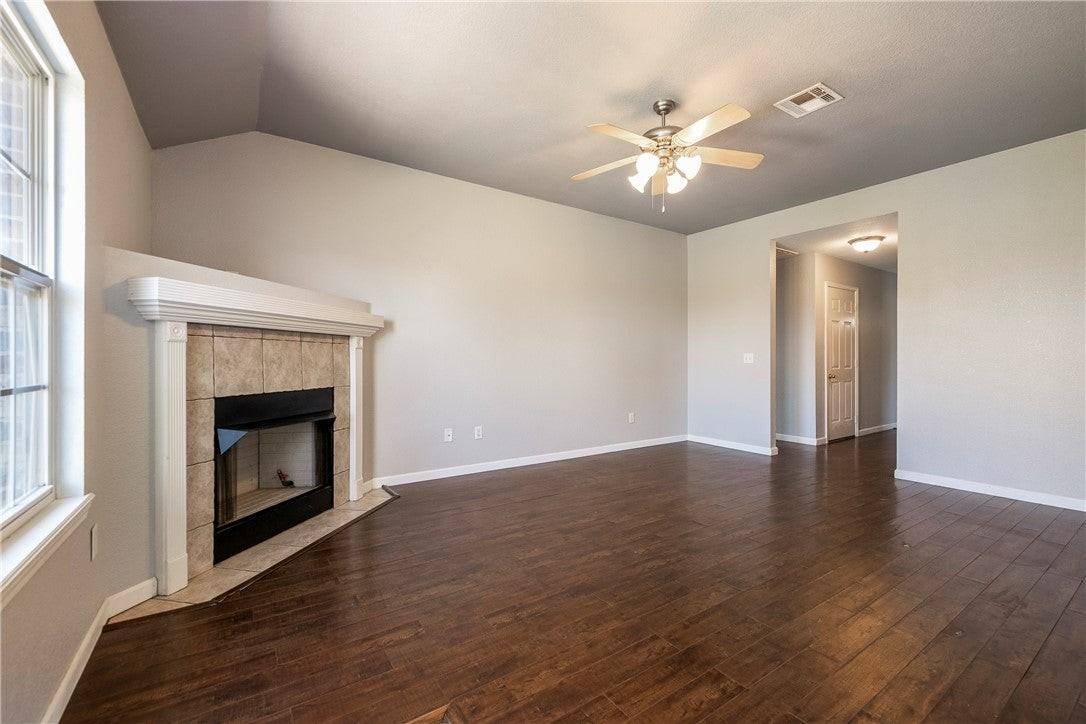 520 Dewberry Ln - Photo 5 of 22