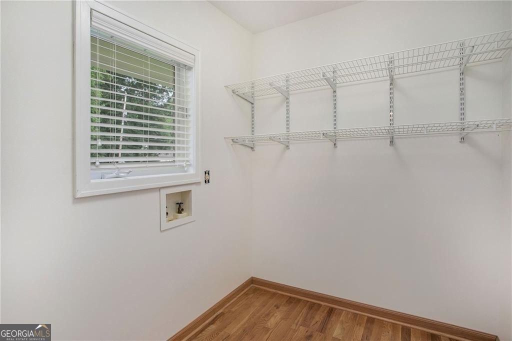 484 484 NW Polk Street - Photo 2 of 25