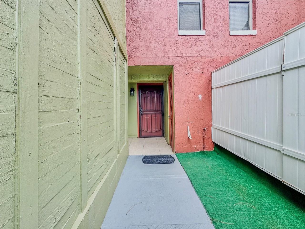 2113 Honour Rd - Photo 3 of 41