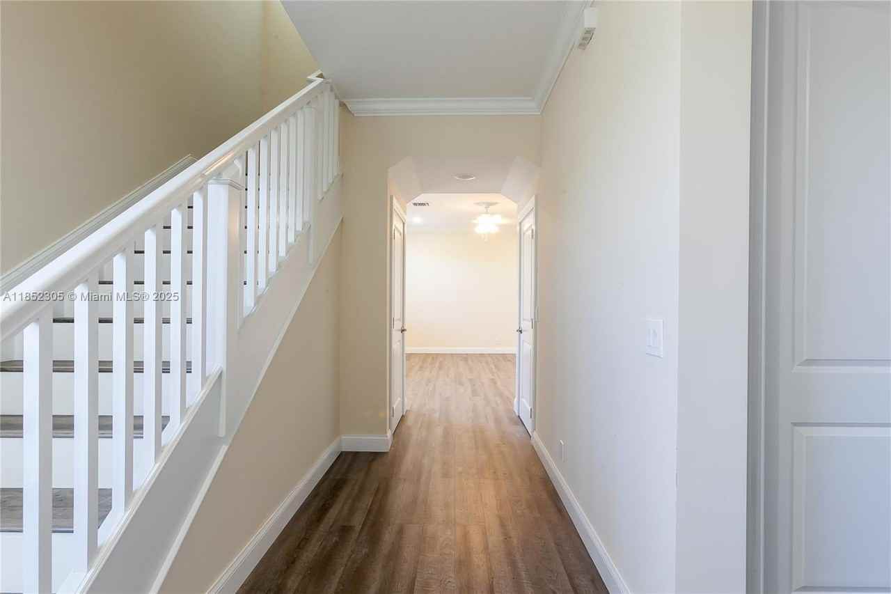 1417 Sw 6th Ave - Photo 2 of 14