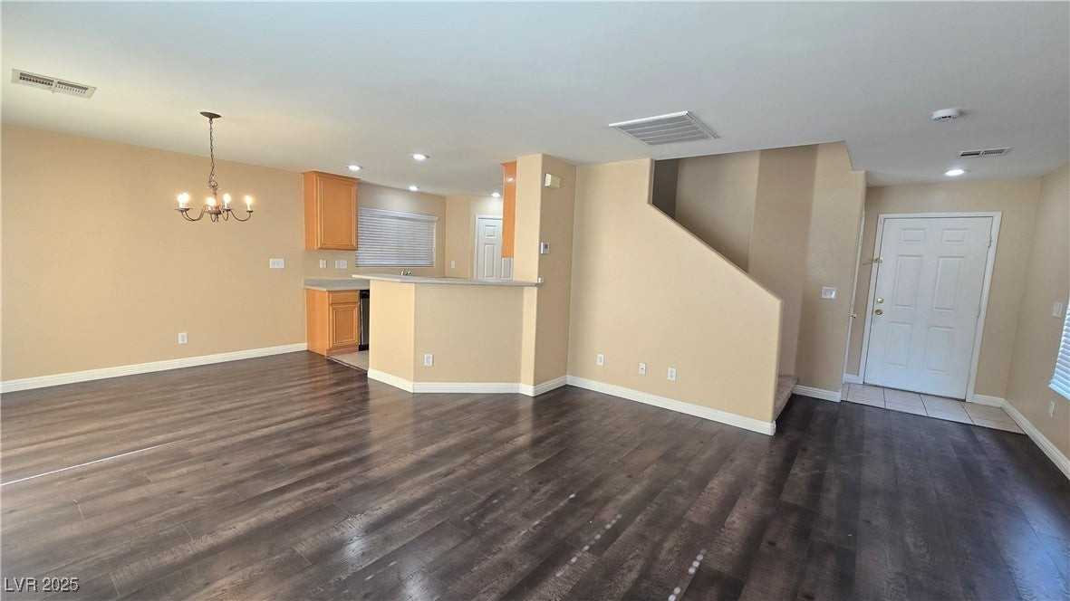 11722 Bergamo Ct - Photo 4 of 20