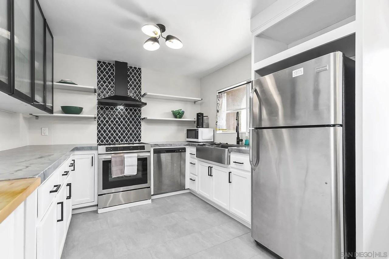 2510 Clairemont Dr Unit 303 - Photo 2 of 16