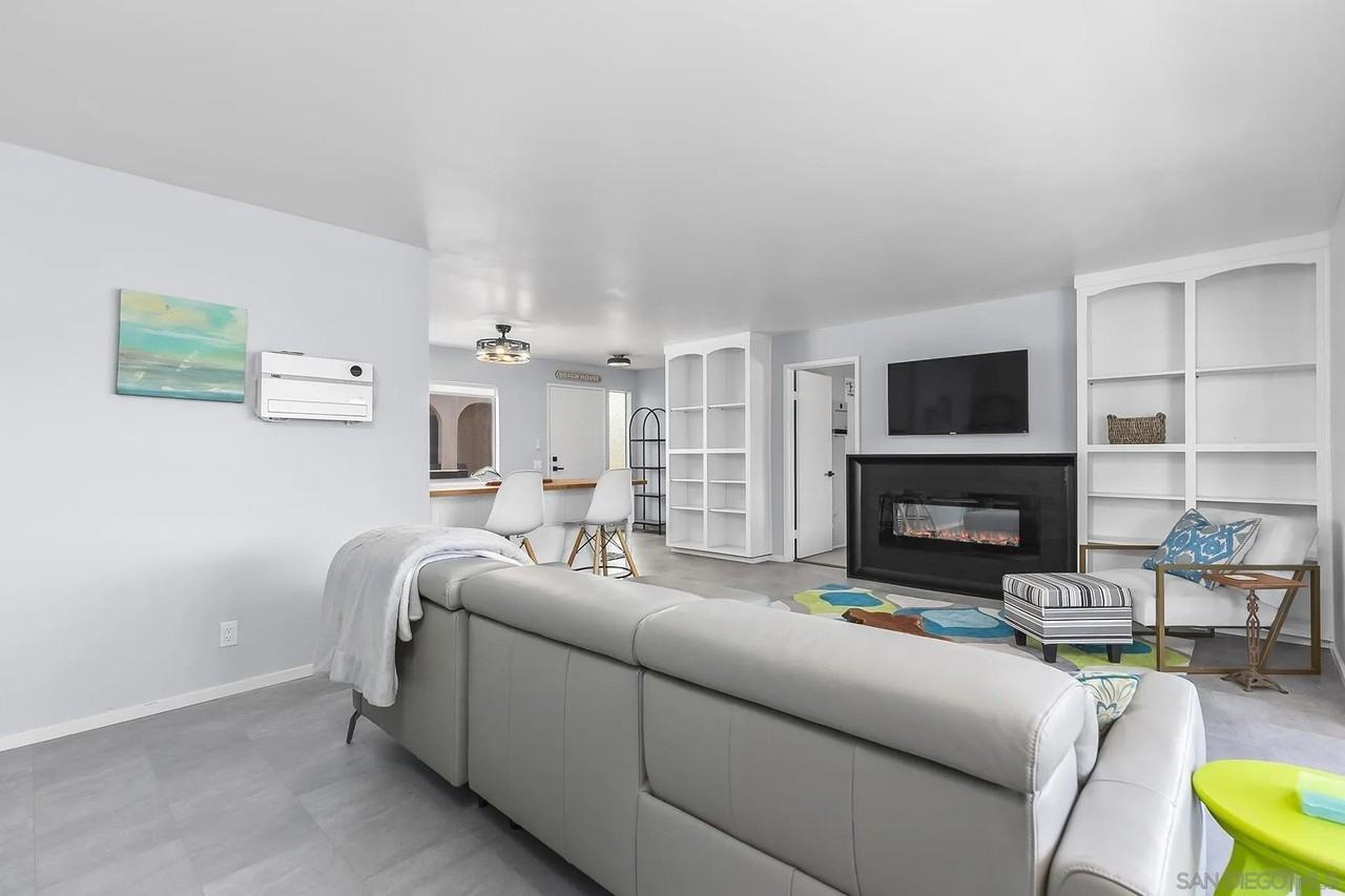 2510 Clairemont Dr Unit 303 - Photo 5 of 16