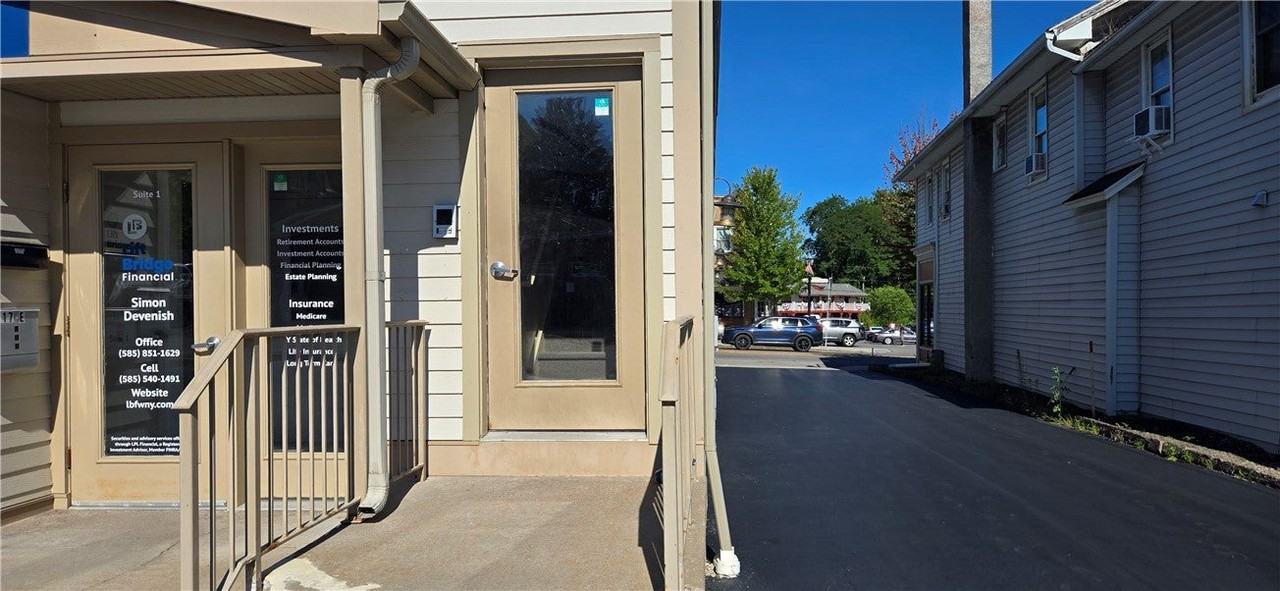 117 S Union St - Photo 2 of 21