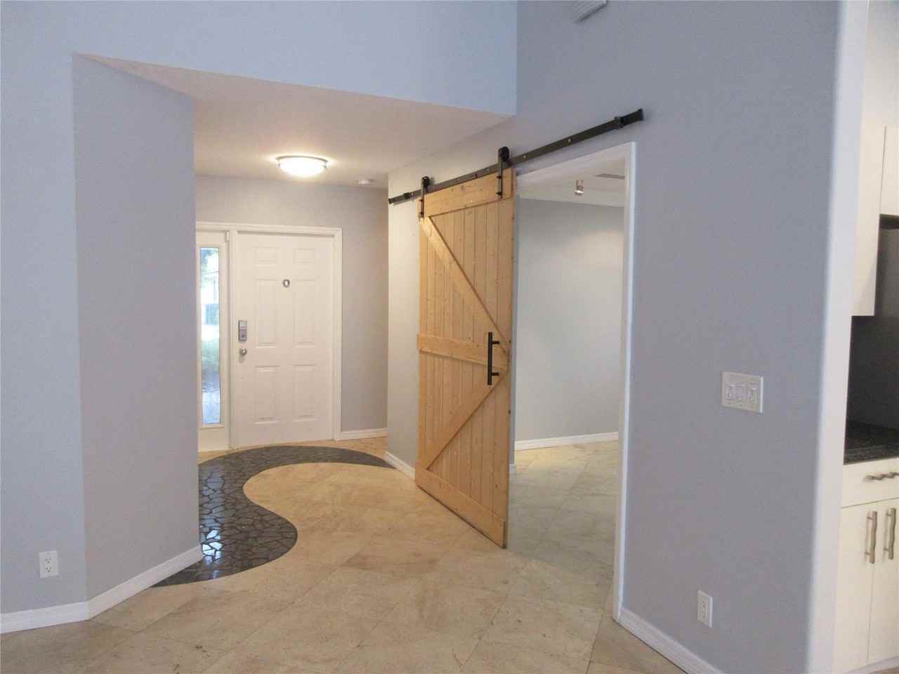 4955 Sw 35th Ter - Photo 3 of 20