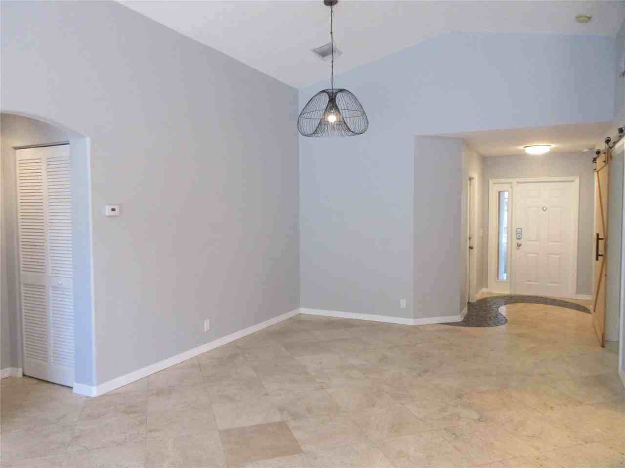 4955 Sw 35th Ter - Photo 5 of 20