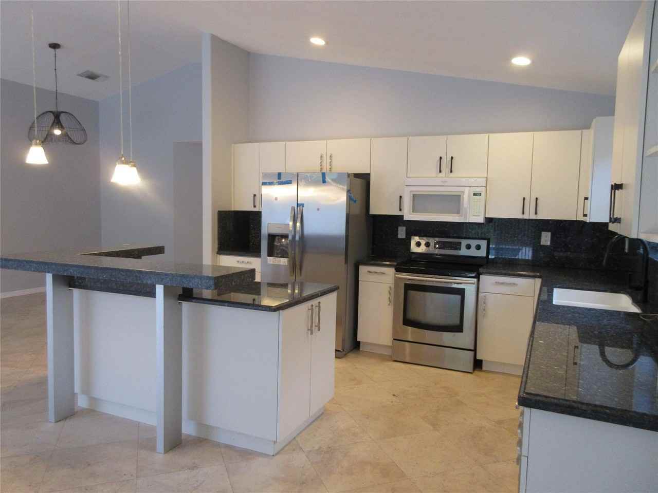 4955 Sw 35th Ter - Photo 7 of 20