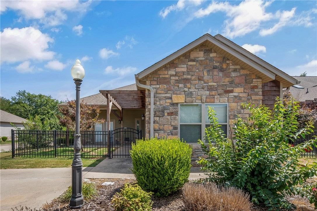 2007 S Dixieland Rd - Photo 2 of 24