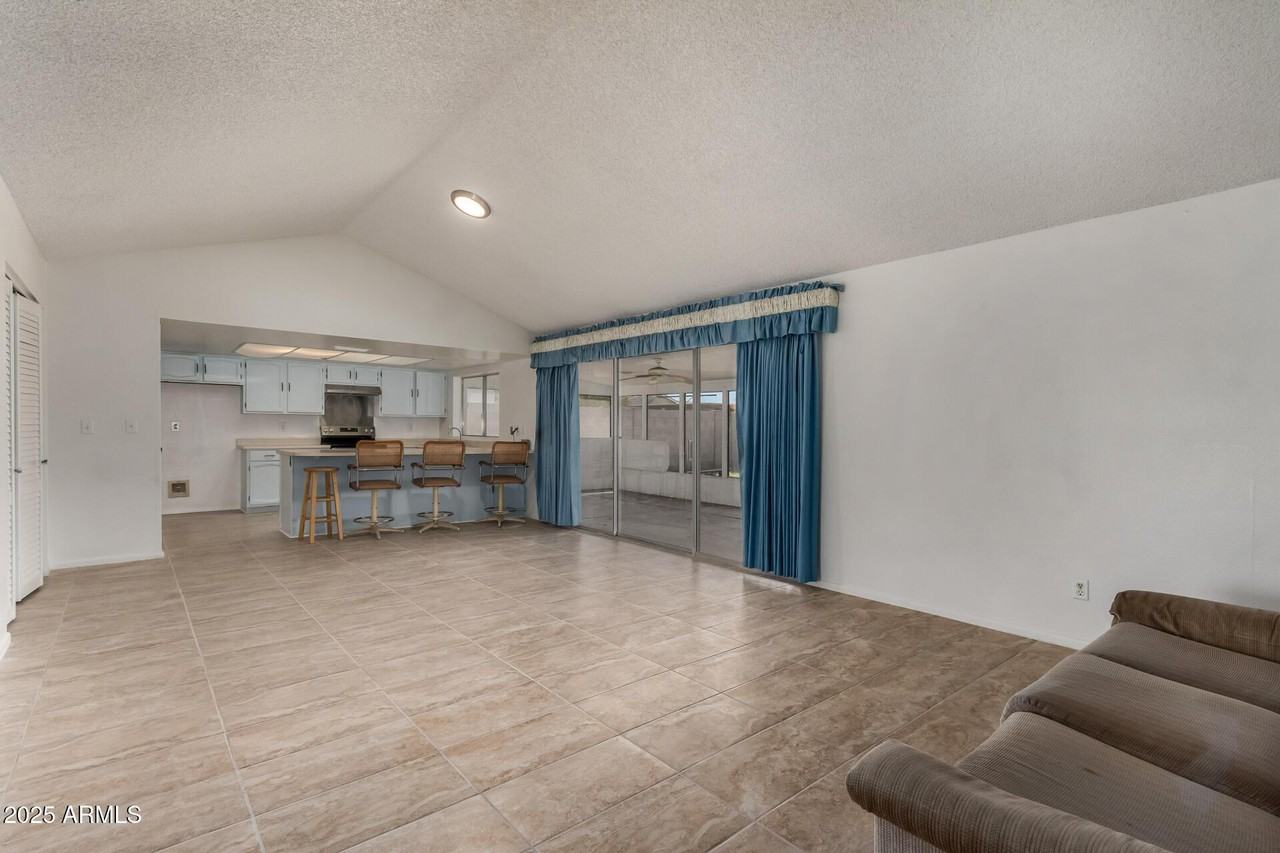 5809 W Yucca St - Photo 6 of 40