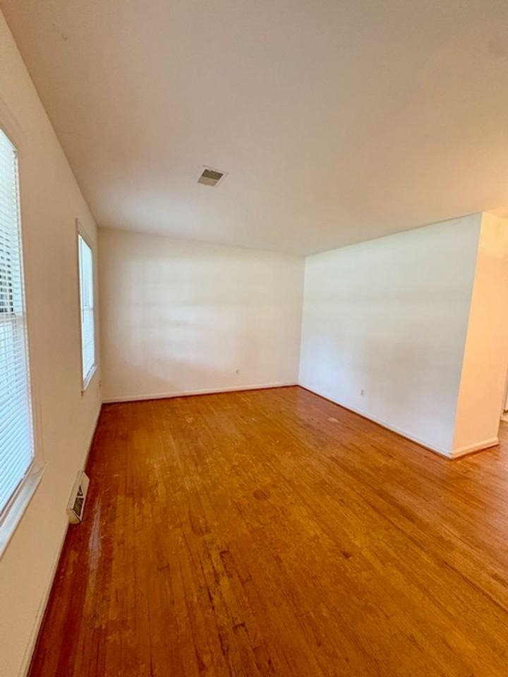1519 Harbor View Rd Apt A - Photo 3 of 49