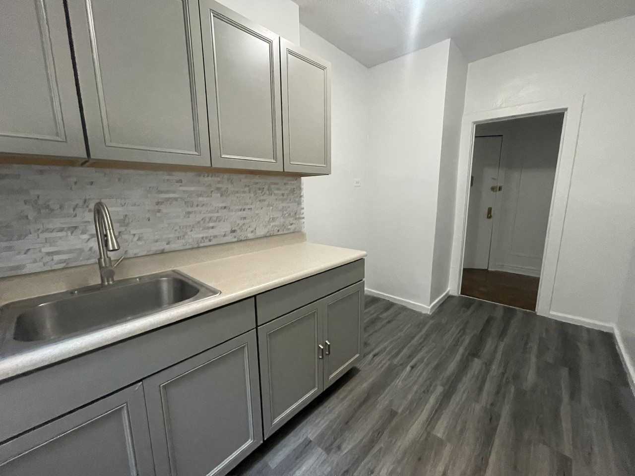 Marion Ave - Photo 6 of 10