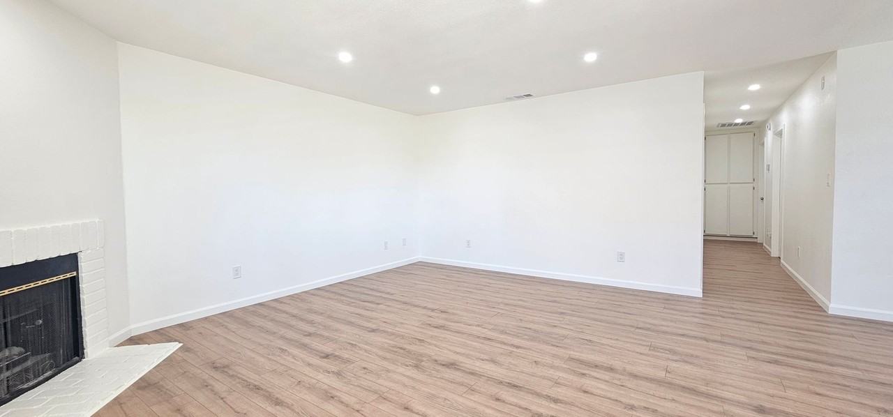 809 Capehart - Photo 3 of 21