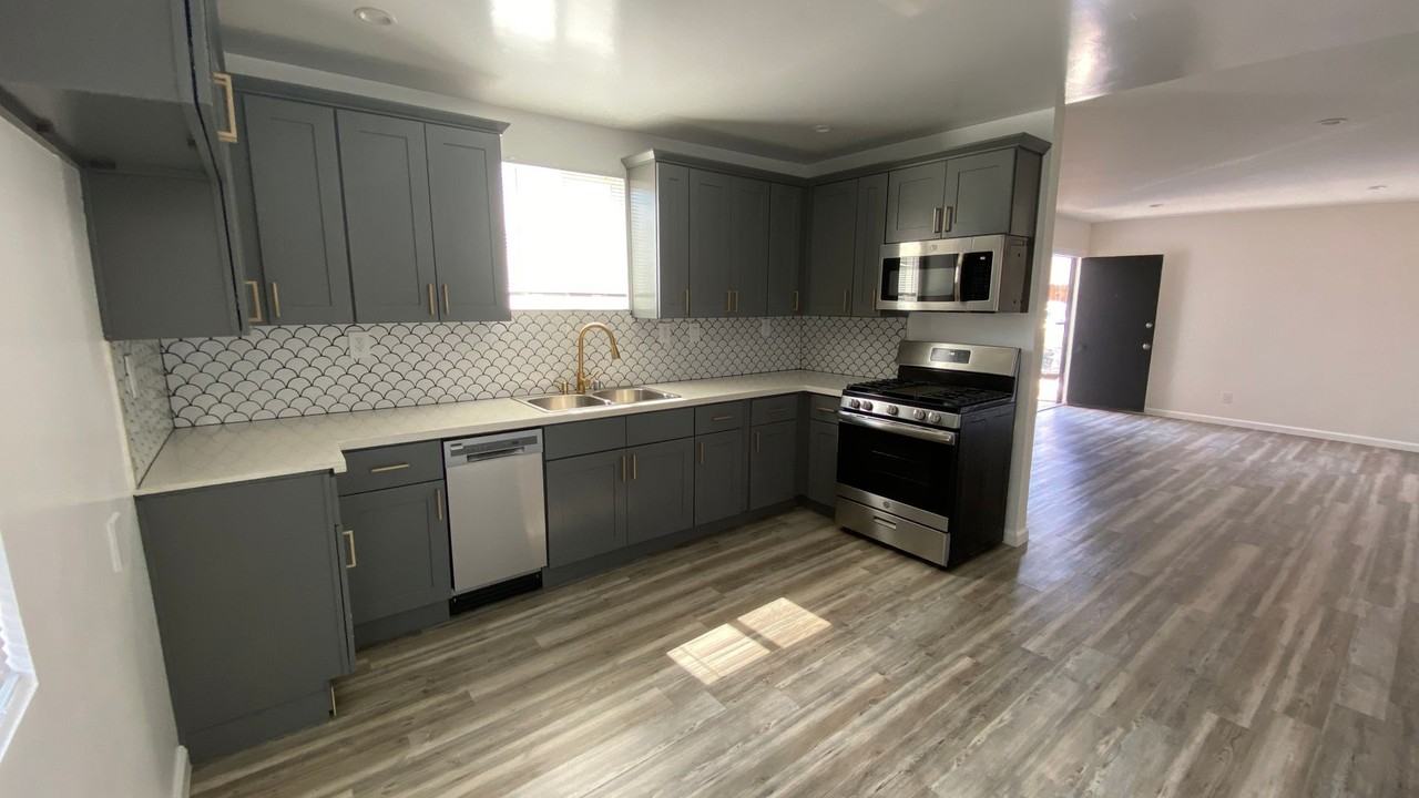 5642 Klump Ave. - Photo 2 of 14