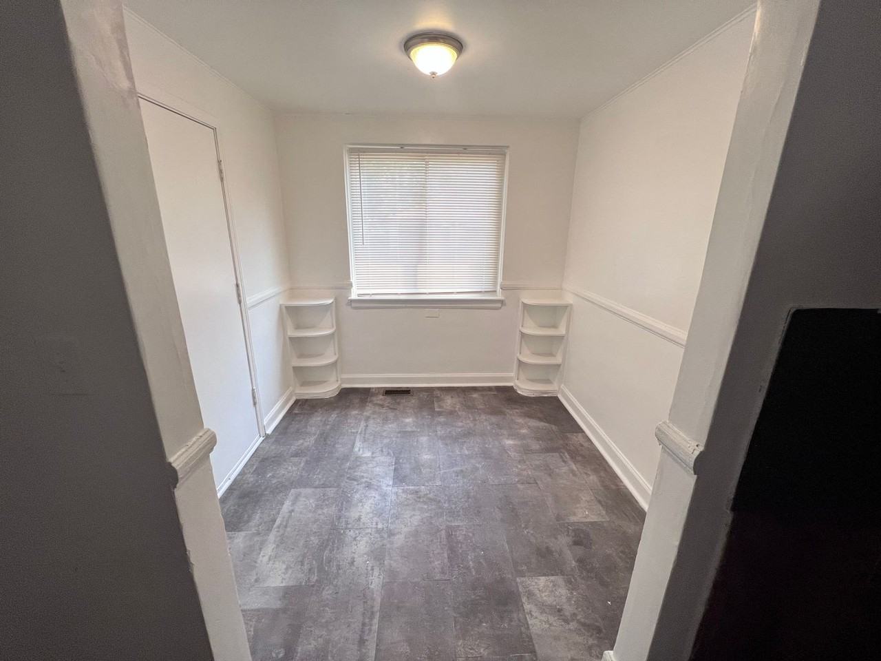 5566 Kensington Ave - Photo 7 of 18