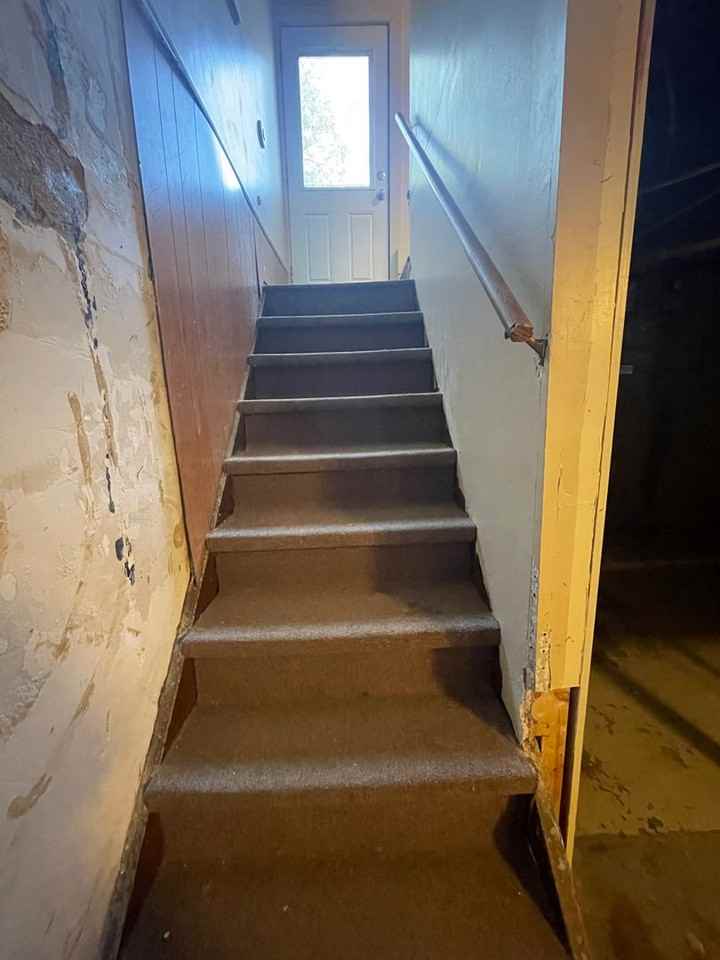 518 E 4th St - Photo 7 of 12