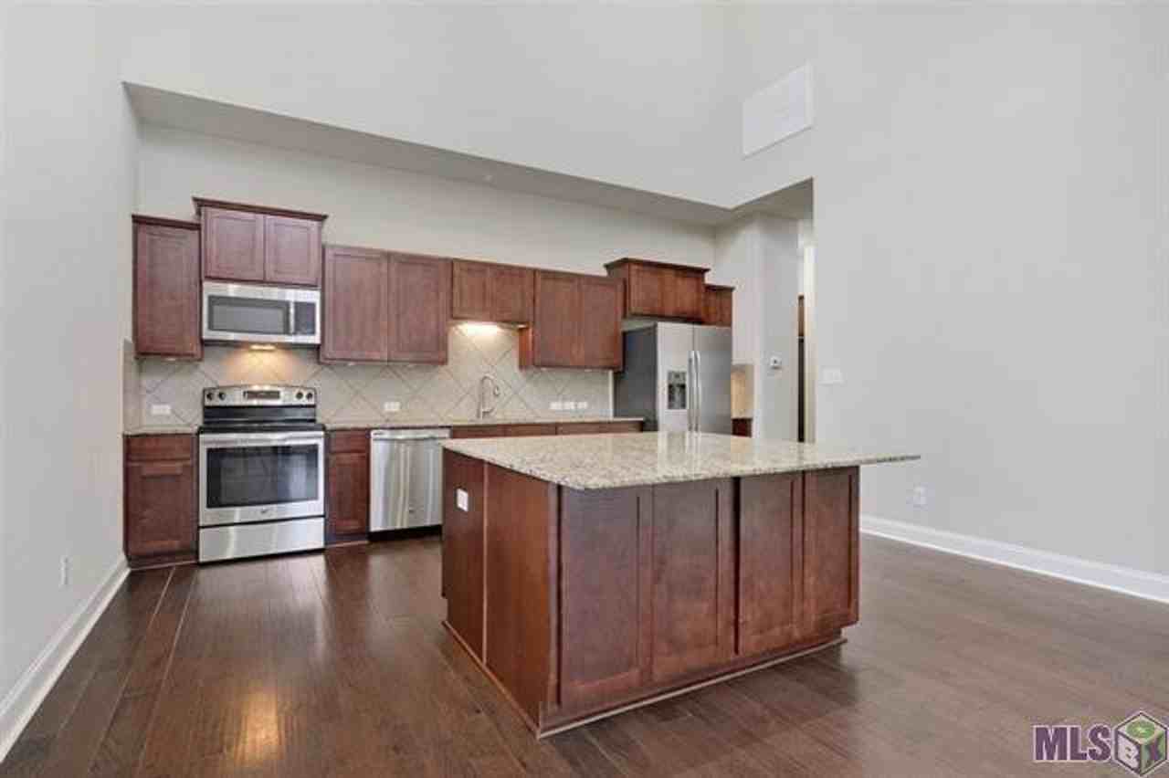 13869 Stone Gate Dr - Photo 2 of 17
