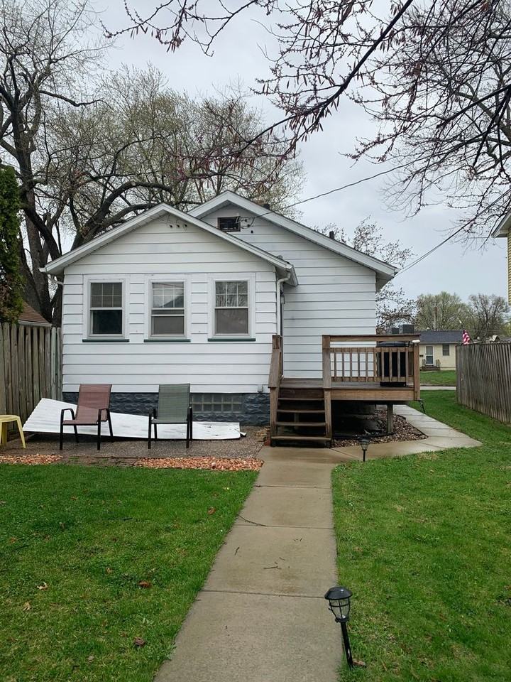 2204 42nd St - Photo 2 of 14