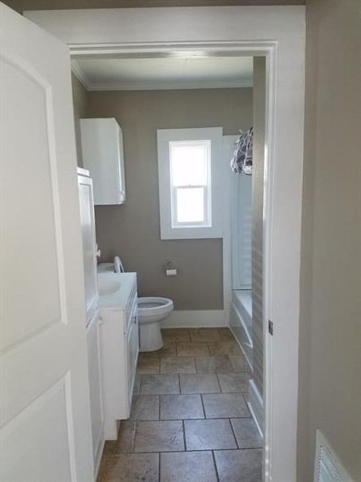 431 Columbus St - Photo 5 of 9