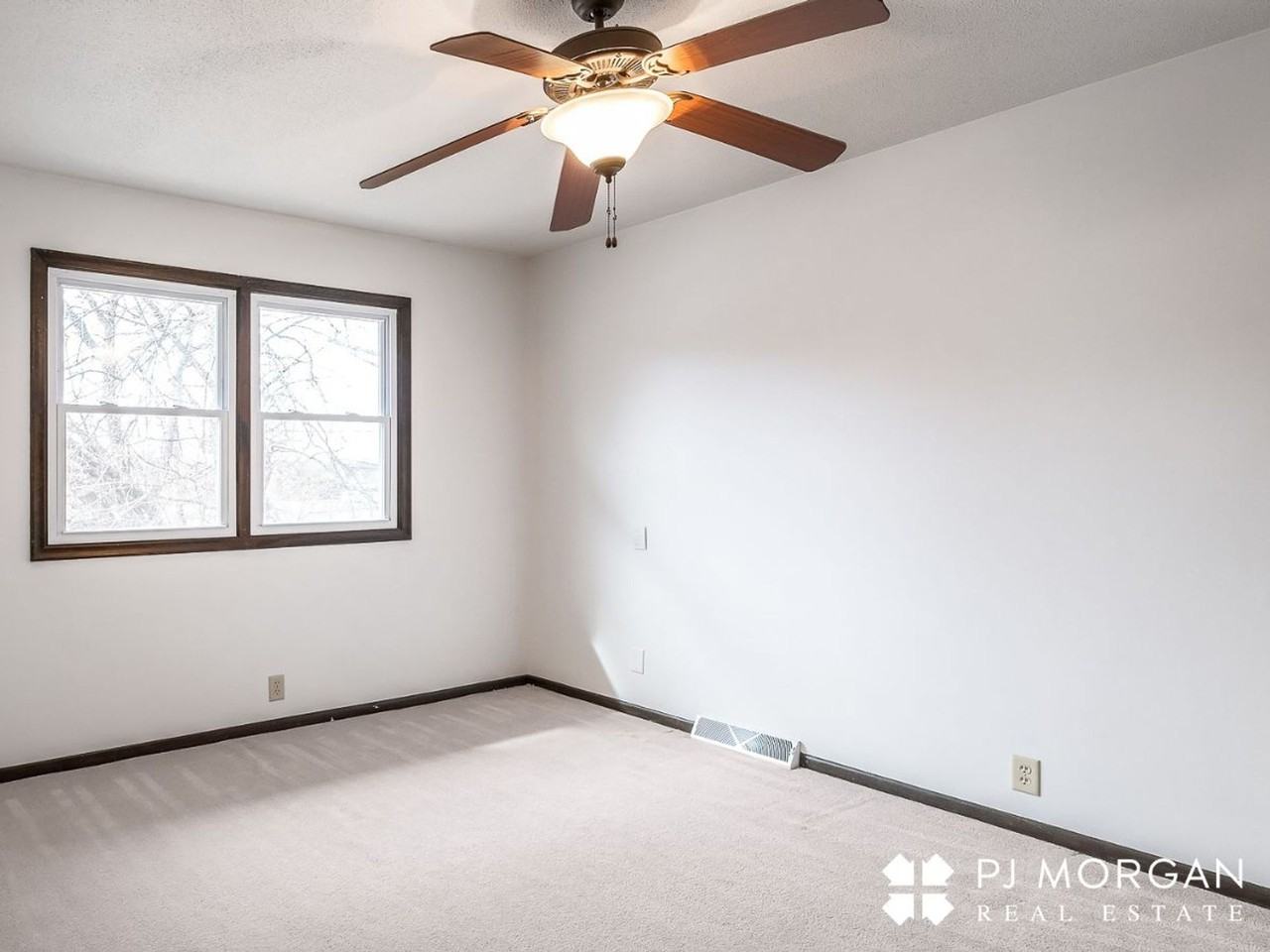 1312 S 118th St - Photo 6 of 46