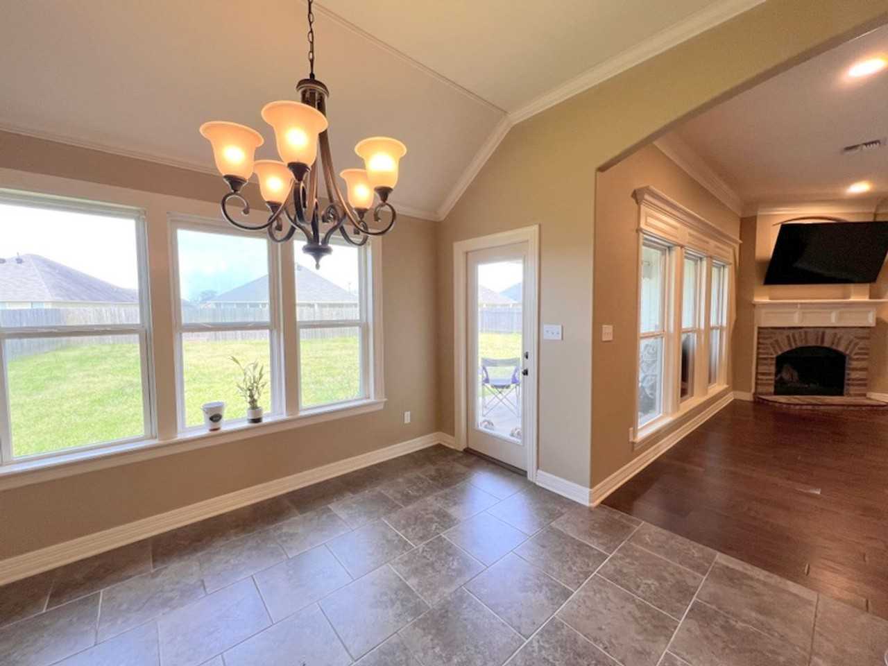 612 Bloomington Ln - Photo 4 of 13