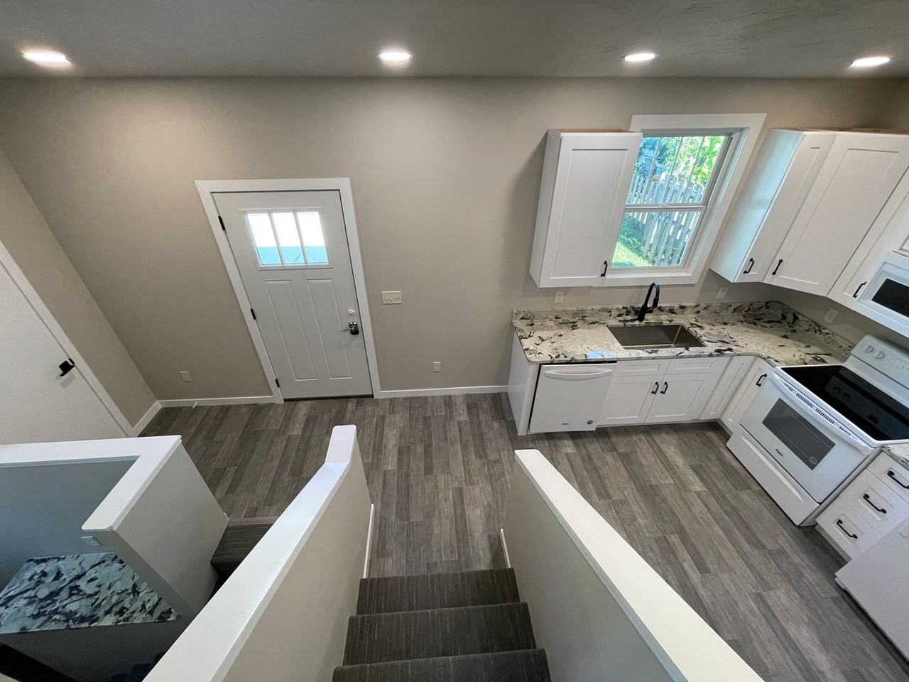 603 S Hawthorne Ave - Photo 6 of 35