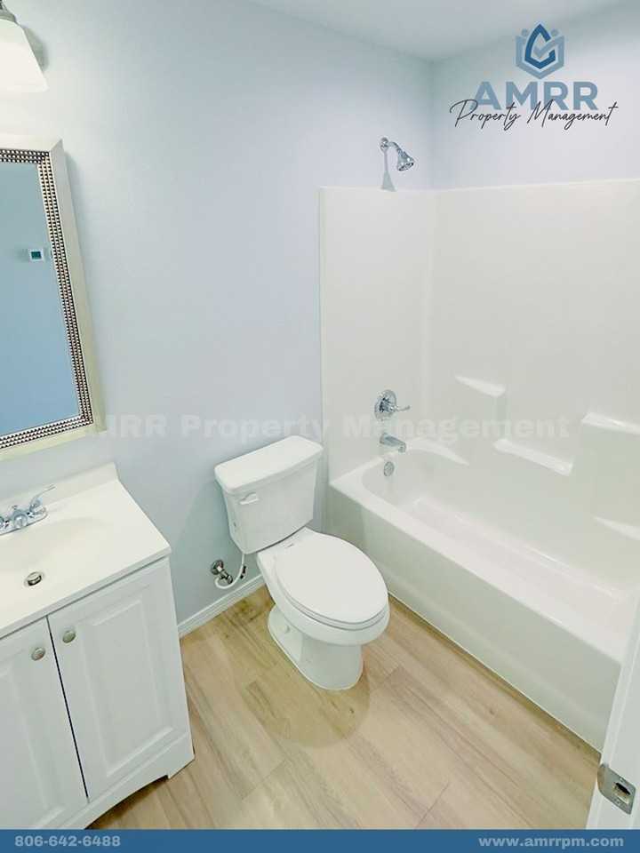 1635 Wrigley Dr - Photo 3 of 9